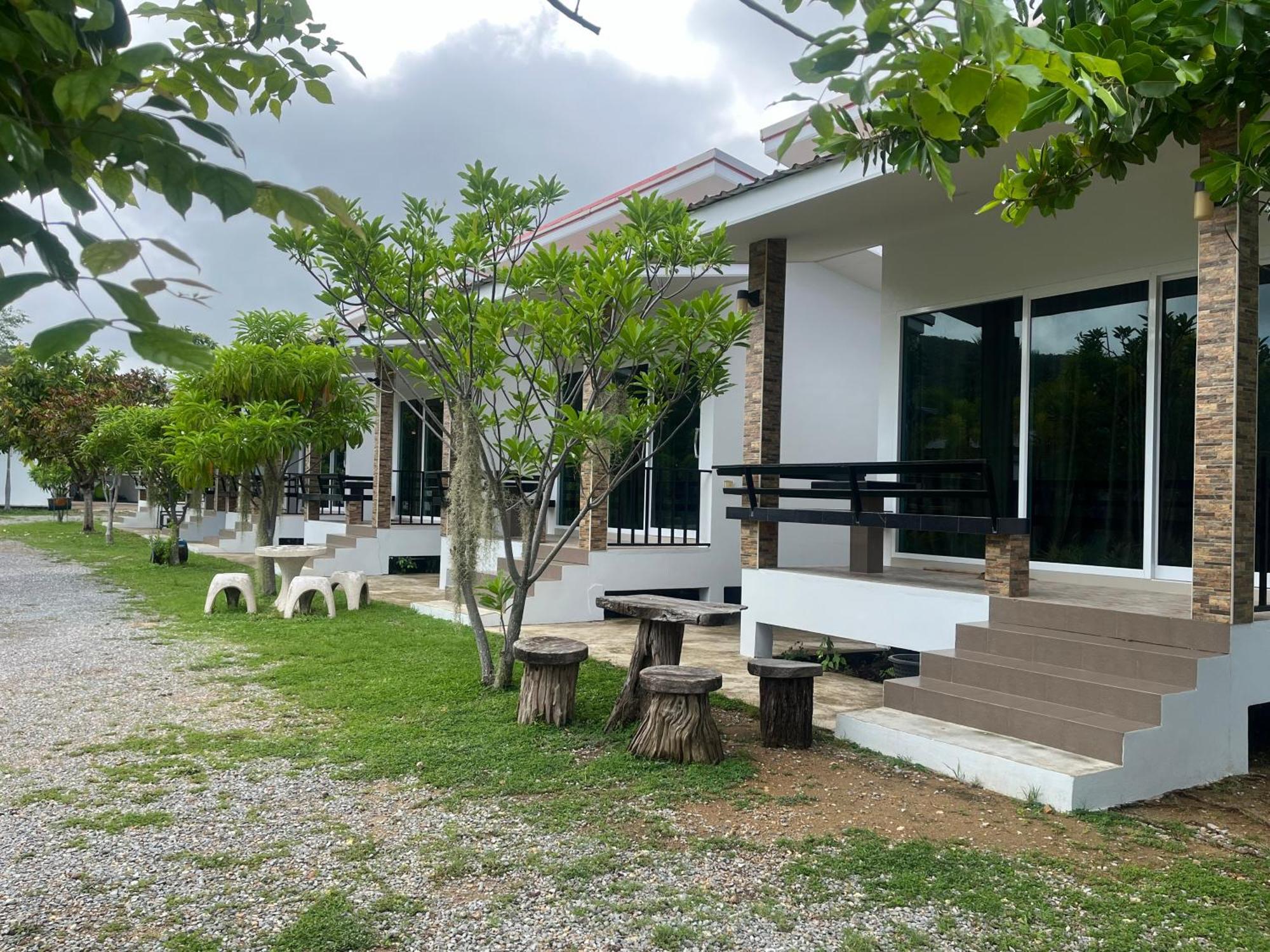 สุขสำราญรีสอร์ท หาดเจ้าหลาว จันทบุรี 외부 사진