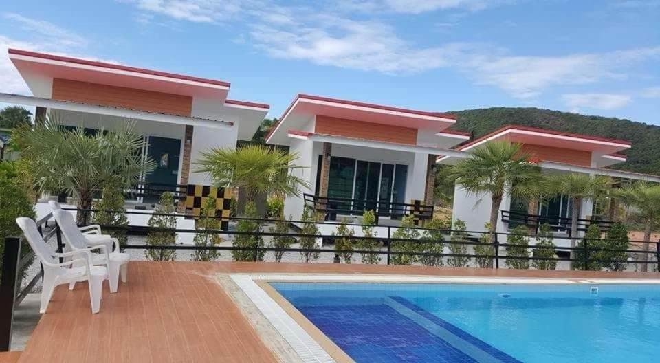 สุขสำราญรีสอร์ท หาดเจ้าหลาว จันทบุรี 외부 사진